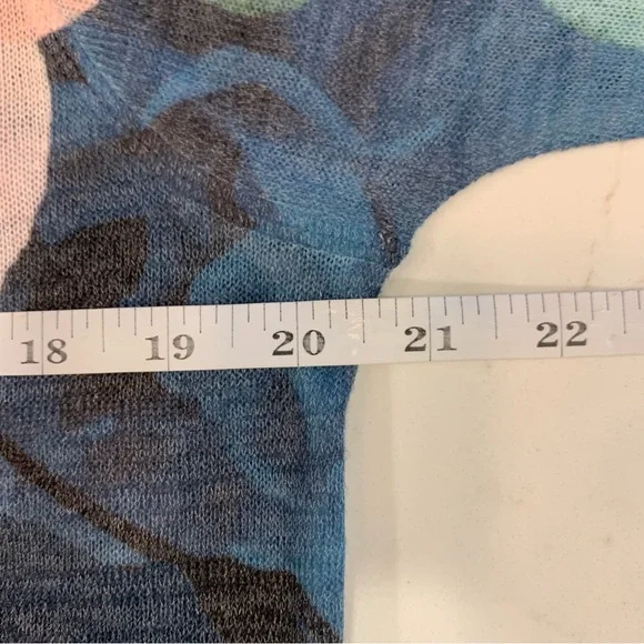 Soft Surroundings Blue Floral Top Large Split Neck 3/4 Sleeve Soft Lightweight - Picture 9 of 10